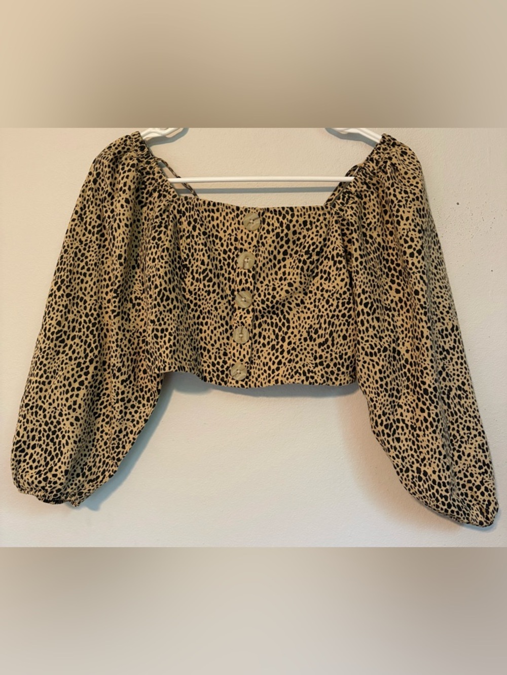 American Eagle Leopard Print Puff Sleeve Crop Top Size XXS NWOT